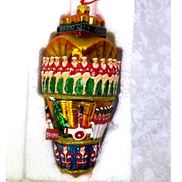 Rare Radio City Music Hall Rockettes Christmas Spectacular 2011 Ornament-Wow - Picture 14 of 16